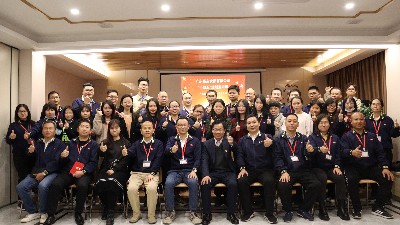 中共石碣鎮(zhèn)委黨校副校長蒞臨嘉友食品指導(dǎo)黨建工作
