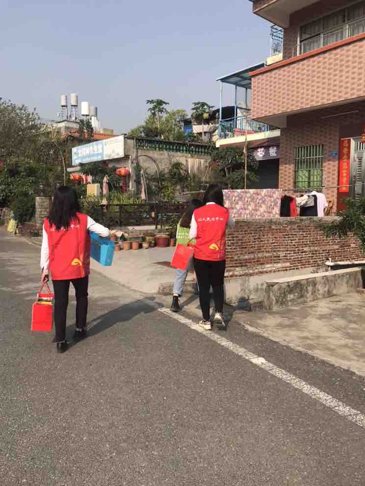 慰問孤寡老人 嘉友濃濃關(guān)懷暖人心 (5)